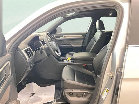 Used 2022 Volkswagen Atlas Cross Sport SEL image 19