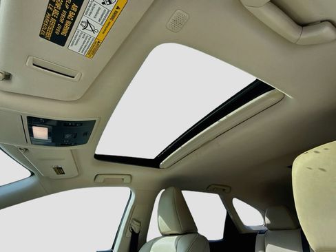 Used 2021 Lexus RX 350L FWD w/ Premium Package image 16