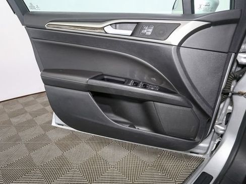 Used 2014 Ford Fusion SE w/ Equipment Group 202A FWD image 30