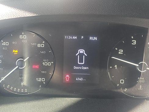 Used 2025 RAM ProMaster 2500 w/ Convenience Group image 9