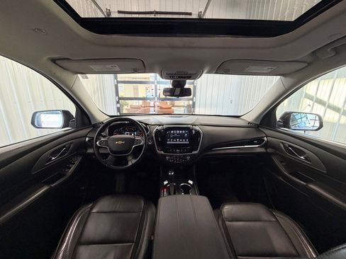 Used 2019 Chevrolet Traverse RS image 20