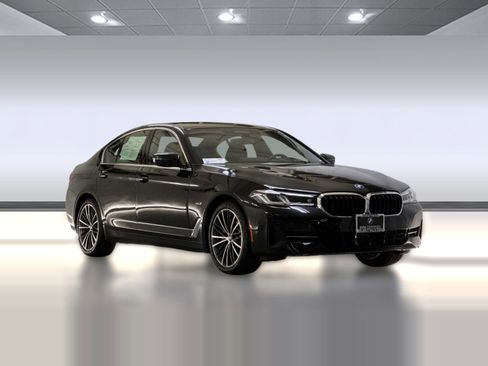 Certified 2023 BMW 530e image 7