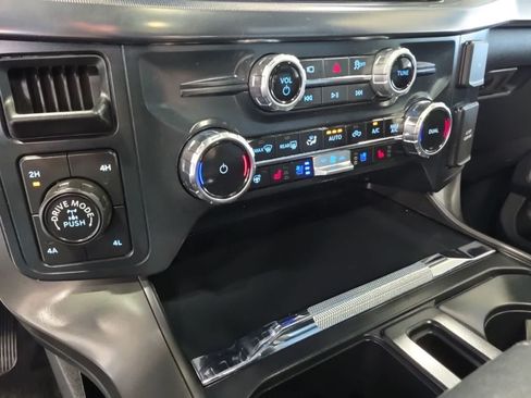Used 2025 Ford F150 Lariat w/ Equipment Group 502A High AWD/4WD image 30
