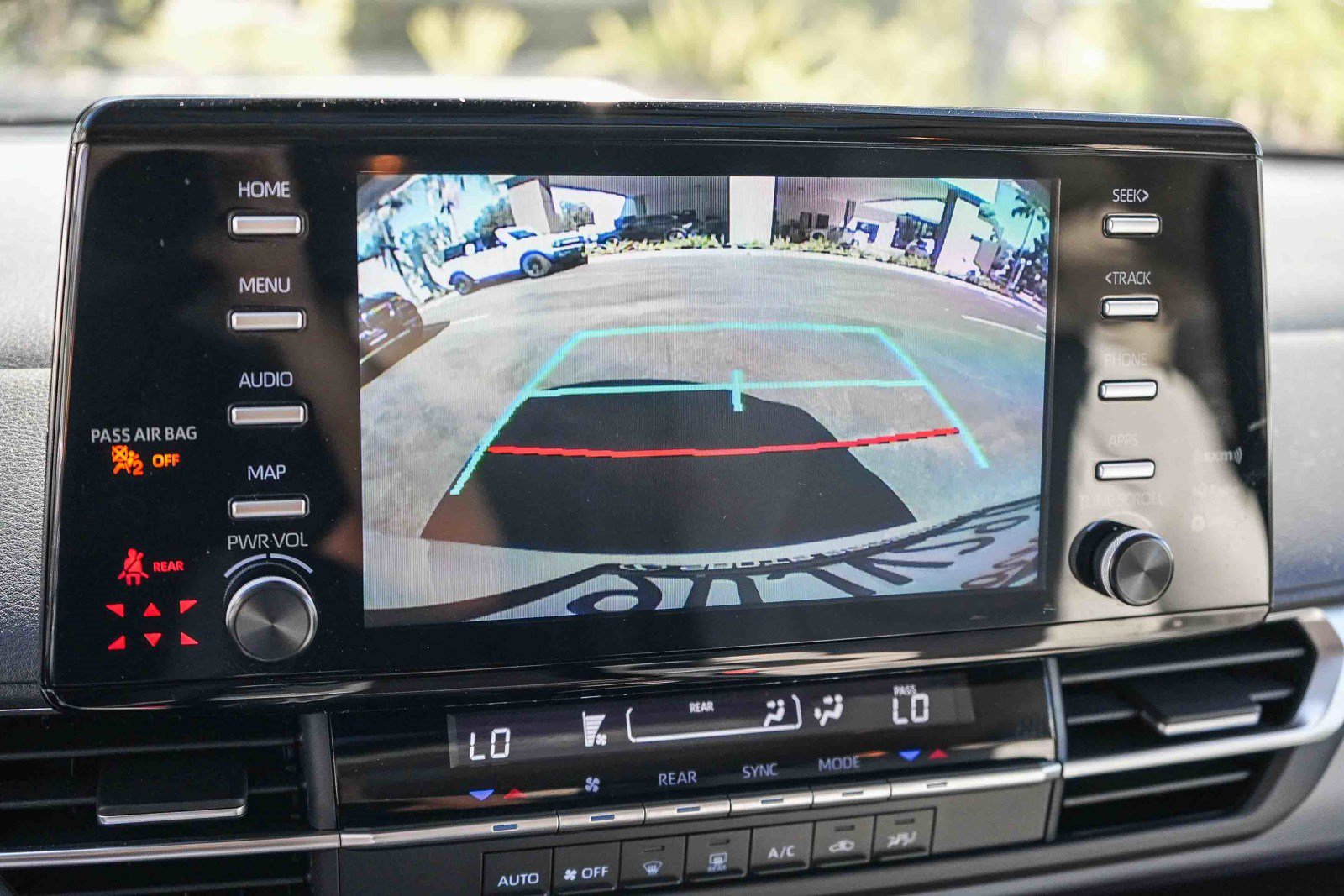 Used 2023 Toyota Sienna LE w/ LE Plus Package FWD image 23