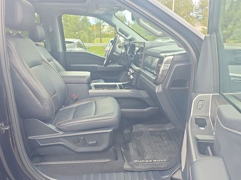 Certified 2025 Ford F350 Lariat w/ Black Appearance Package image 10