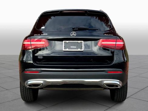 Used 2017 Mercedes-Benz GLC 300 4MATIC image 4