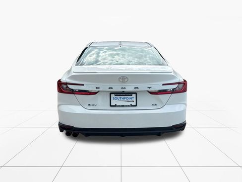 Used 2025 Toyota Camry SE FWD image 7