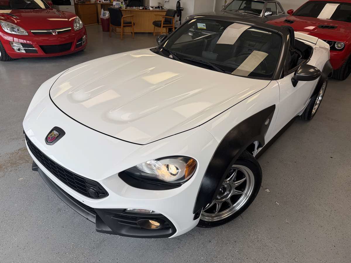 Used 2017 FIAT 124 Spider Abarth RWD image 10