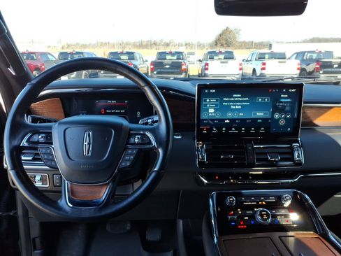 Used 2023 Lincoln Navigator Black Label image 13