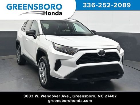 Used 2020 Toyota RAV4 LE image 1