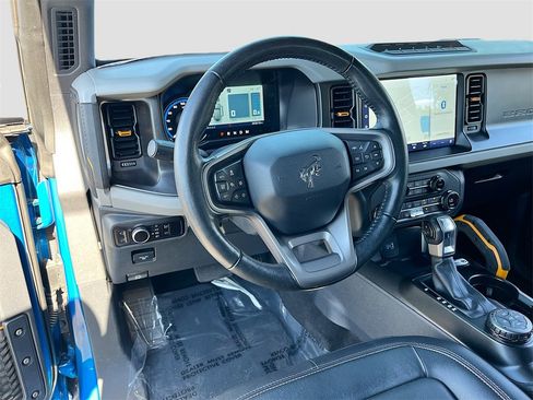 Used 2023 Ford Bronco Badlands image 22