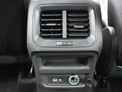 Certified 2024 Volkswagen Tiguan SE R-Line image 21