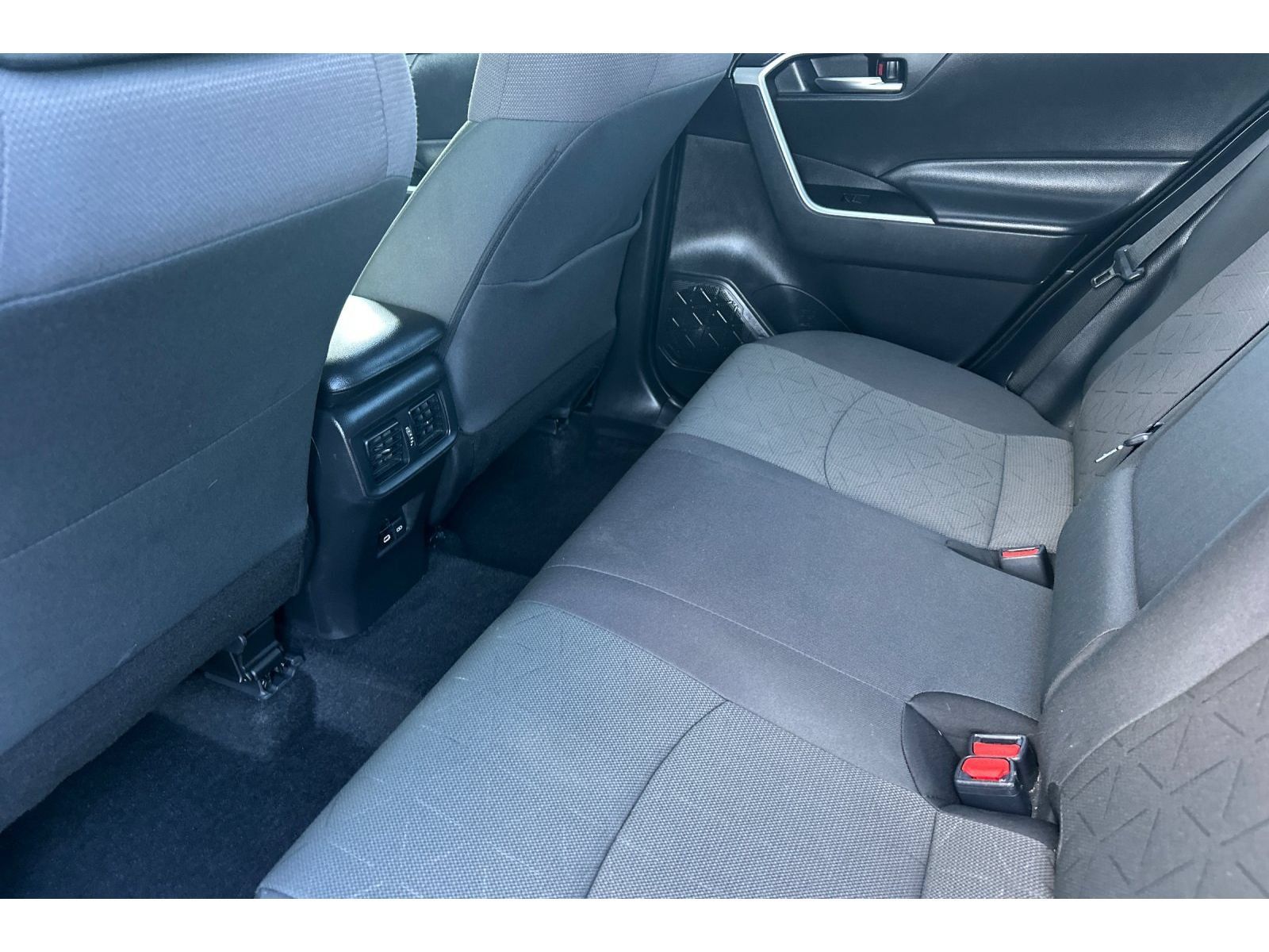 Used 2024 Toyota RAV4 XLE FWD image 13