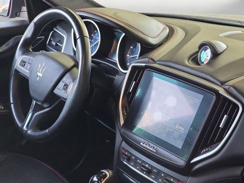 Used 2017 Maserati Ghibli image 21