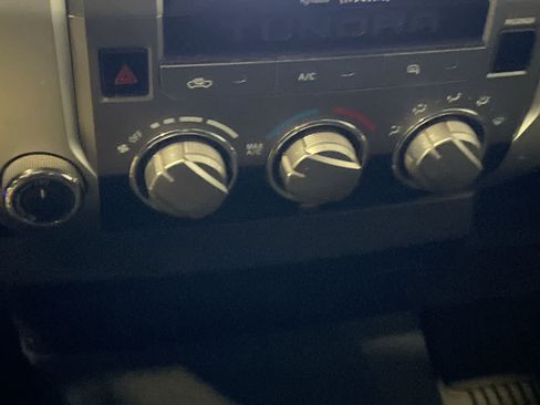 Used 2014 Toyota Tundra SR5 AWD/4WD image 18