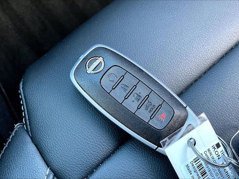 Used 2025 Nissan Murano SV image 15