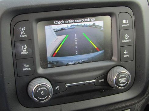 Used 2017 Jeep Renegade Altitude AWD/4WD image 24