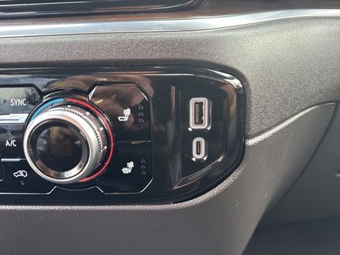 Used 2024 GMC Sierra 1500 SLT image 25