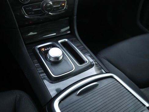 Used 2019 Chrysler 300 Touring w/ Sport Appearance Package image 17