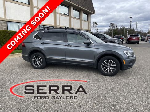 Used 2018 Volkswagen Tiguan SE w/ Panoramic Sunroof Package AWD/4WD image 1