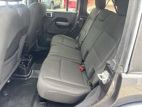 Used 2019 Jeep Wrangler Unlimited Sport S AWD/4WD image 8