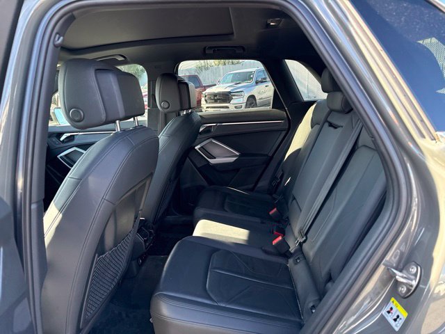 Used 2021 Audi Q3 2.0T Premium w/ Convenience Package AWD/4WD image 11