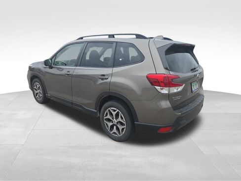 Used 2020 Subaru Forester Premium AWD/4WD image 5
