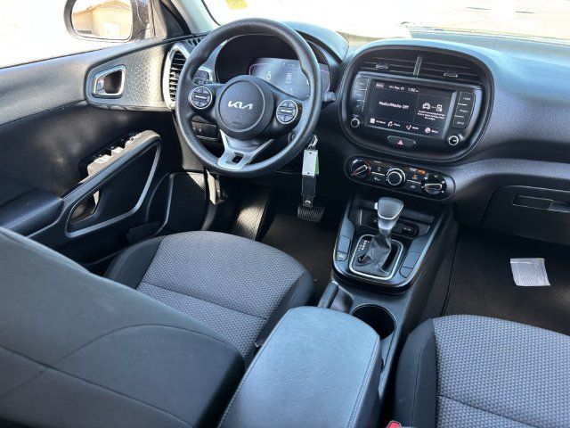 Used 2023 Kia Soul LX w/ Option Group 015 FWD image 14