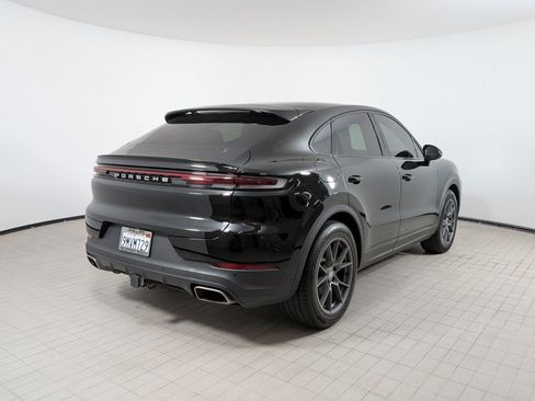 Certified 2024 Porsche Cayenne Coupe AWD/4WD image 9