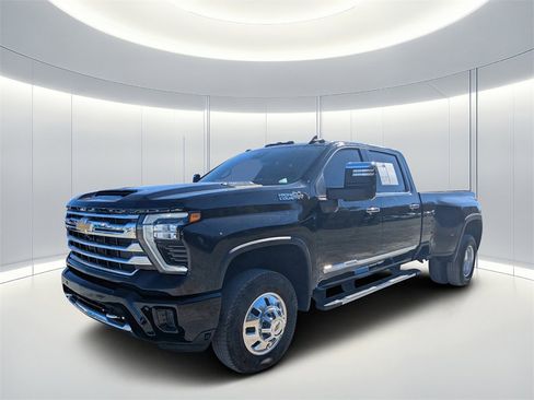 Used 2025 Chevrolet Silverado 3500 High Country w/ High Country Premium Package image 8