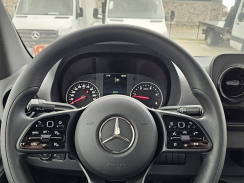 Used 2024 Mercedes-Benz Sprinter 4500 image 9