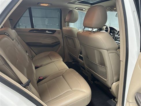 Used 2015 Mercedes-Benz ML 250 BlueTEC 4MATIC image 12