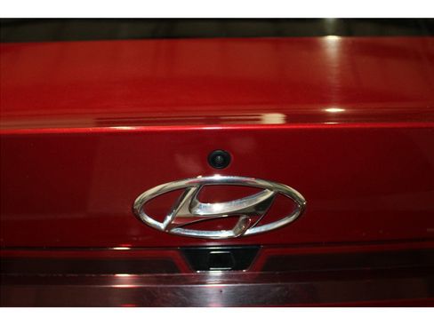 Used 2023 Hyundai Elantra SEL w/ Convenience Package image 16