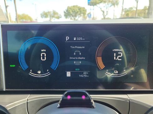 Used 2025 Hyundai Santa Fe SEL image 28