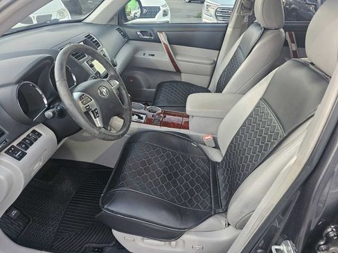 Used 2013 Toyota Highlander Limited image 8