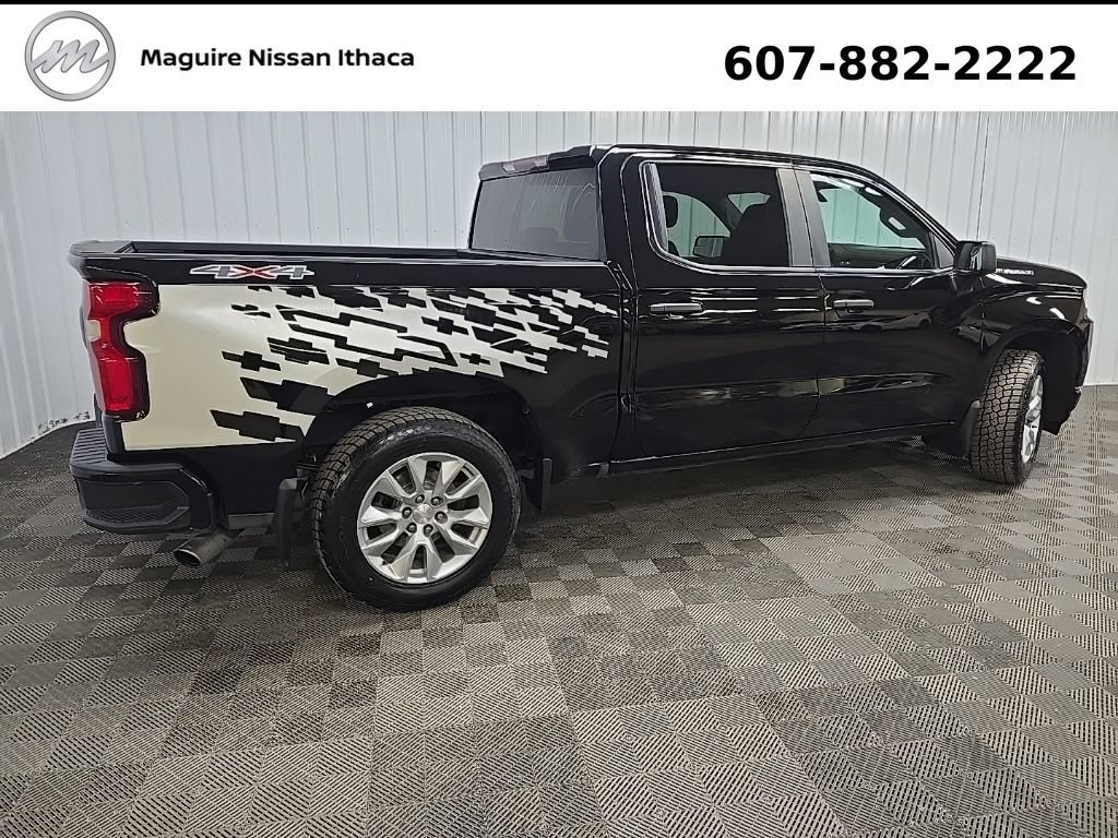 Used 2019 Chevrolet Silverado 1500 Custom w/ Custom Value Package AWD/4WD image 4