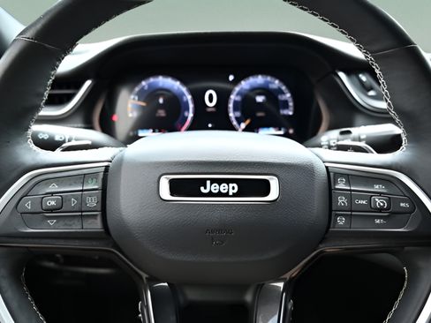 Used 2021 Jeep Grand Cherokee L Laredo AWD/4WD image 28