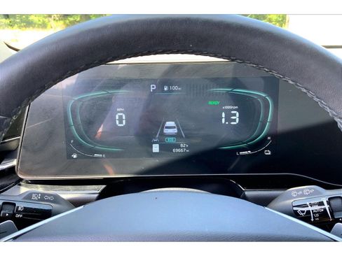 Used 2023 Kia Niro SX Touring FWD image 18