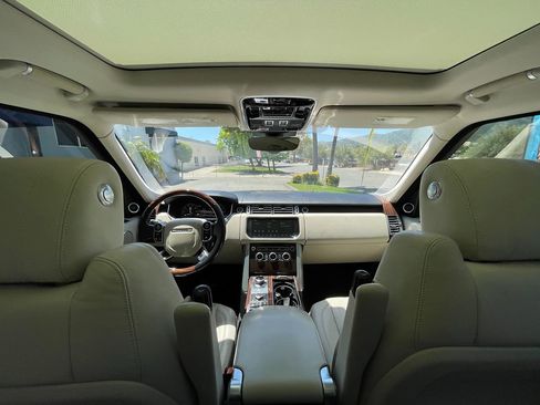 Used 2017 Land Rover Range Rover HSE AWD/4WD image 16