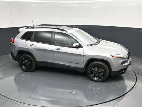 Used 2017 Jeep Cherokee High Altitude AWD/4WD image 46
