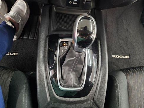 Used 2020 Nissan Rogue S AWD/4WD image 17