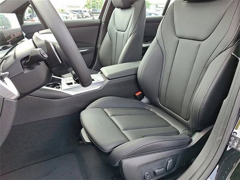 Certified 2025 BMW 330i xDrive Sedan w/ Convenience Package image 9