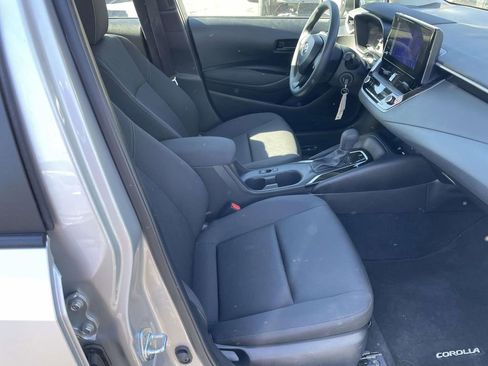 Used 2025 Toyota Corolla LE image 45