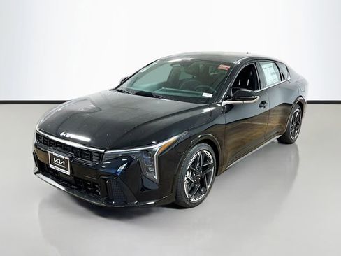 New 2025 Kia K4 GT-Line image 3