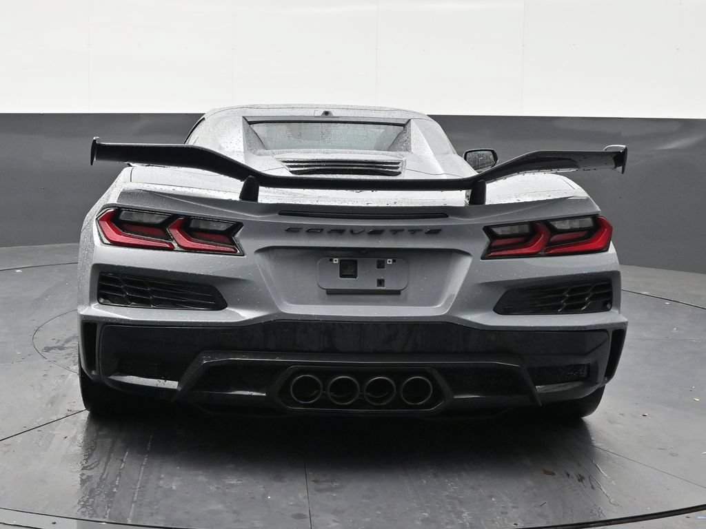 Used 2025 Chevrolet Corvette Z06 w/ Z07 Performance Package RWD image 4