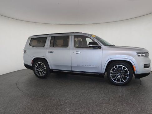 Used 2023 Jeep Grand Wagoneer Series III AWD/4WD image 24