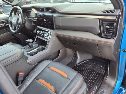 Used 2023 GMC Sierra 1500 AT4 AWD/4WD image 12