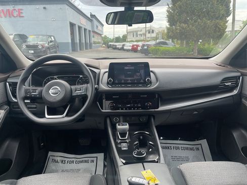 Used 2021 Nissan Rogue SV AWD/4WD image 17