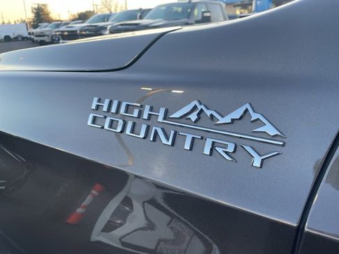 Used 2021 Chevrolet Tahoe High Country w/ Premium Package image 9