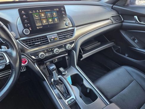 Used 2018 Honda Accord Sport image 14